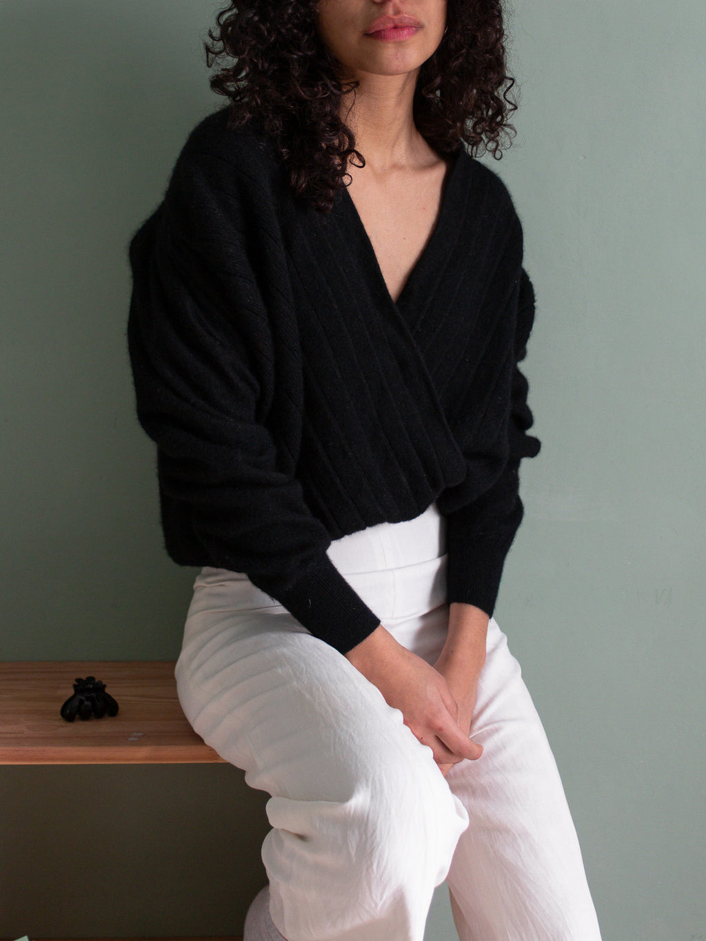 Maglione con elegante scollatura