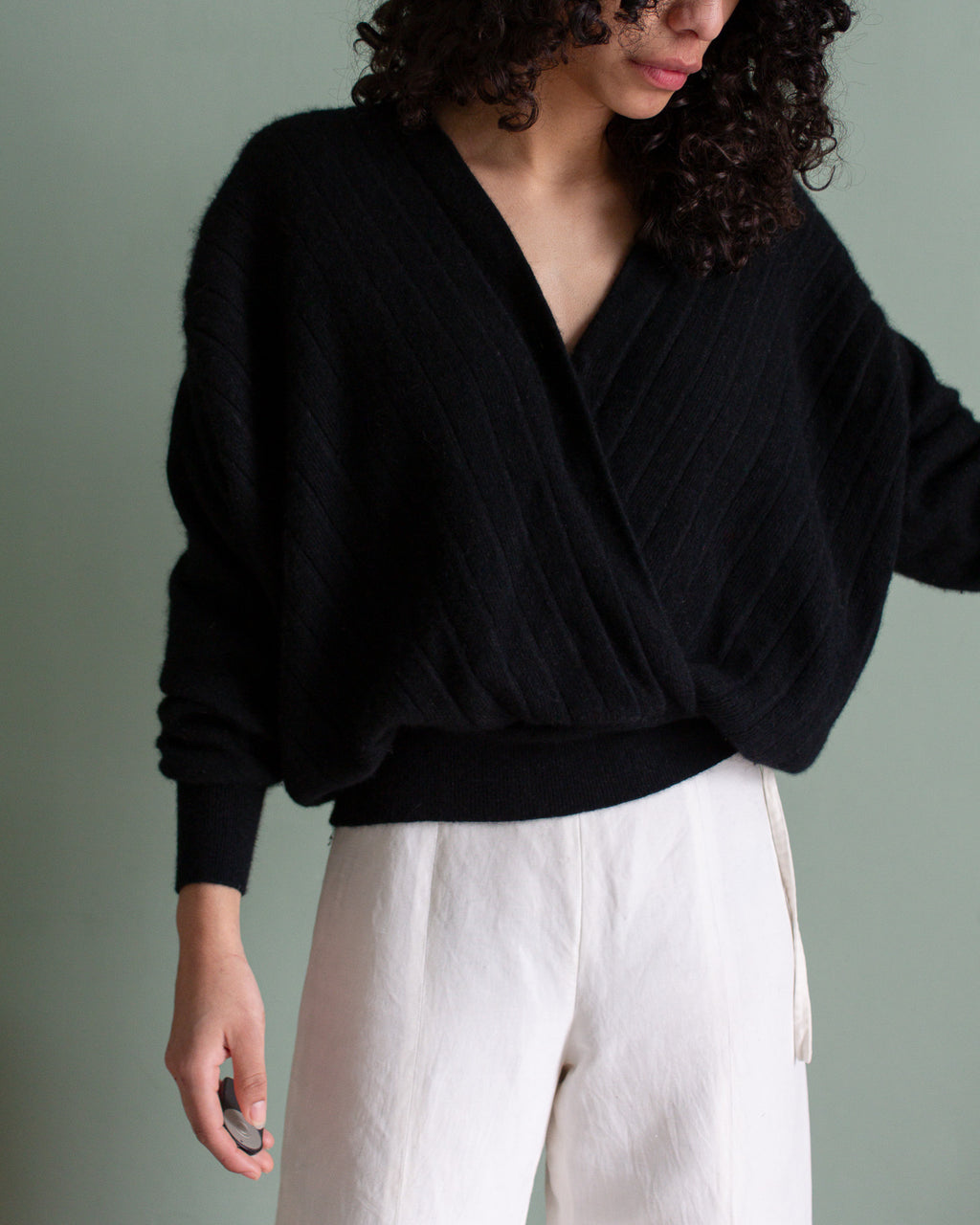 Maglione con elegante scollatura