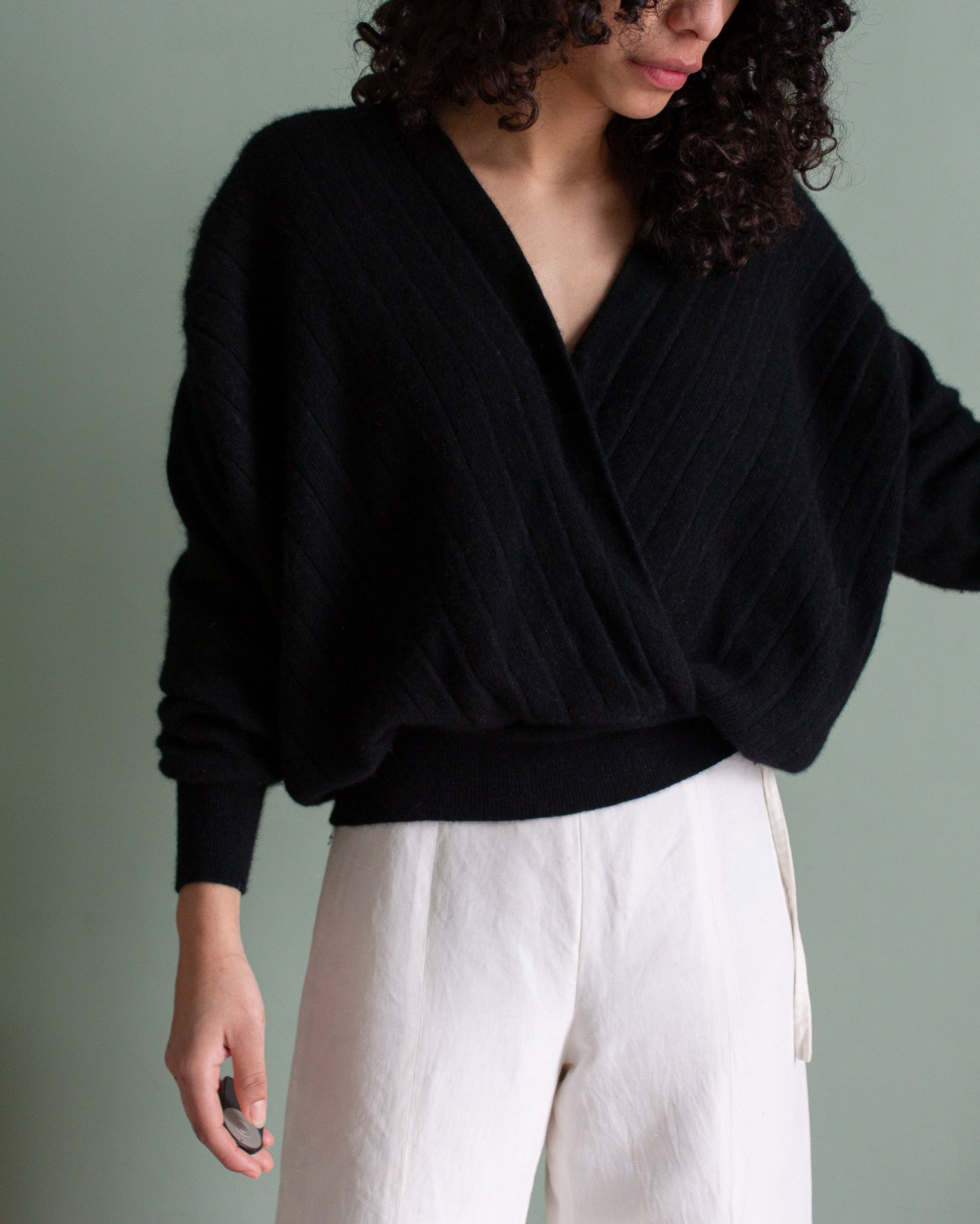 Maglione con elegante scollatura