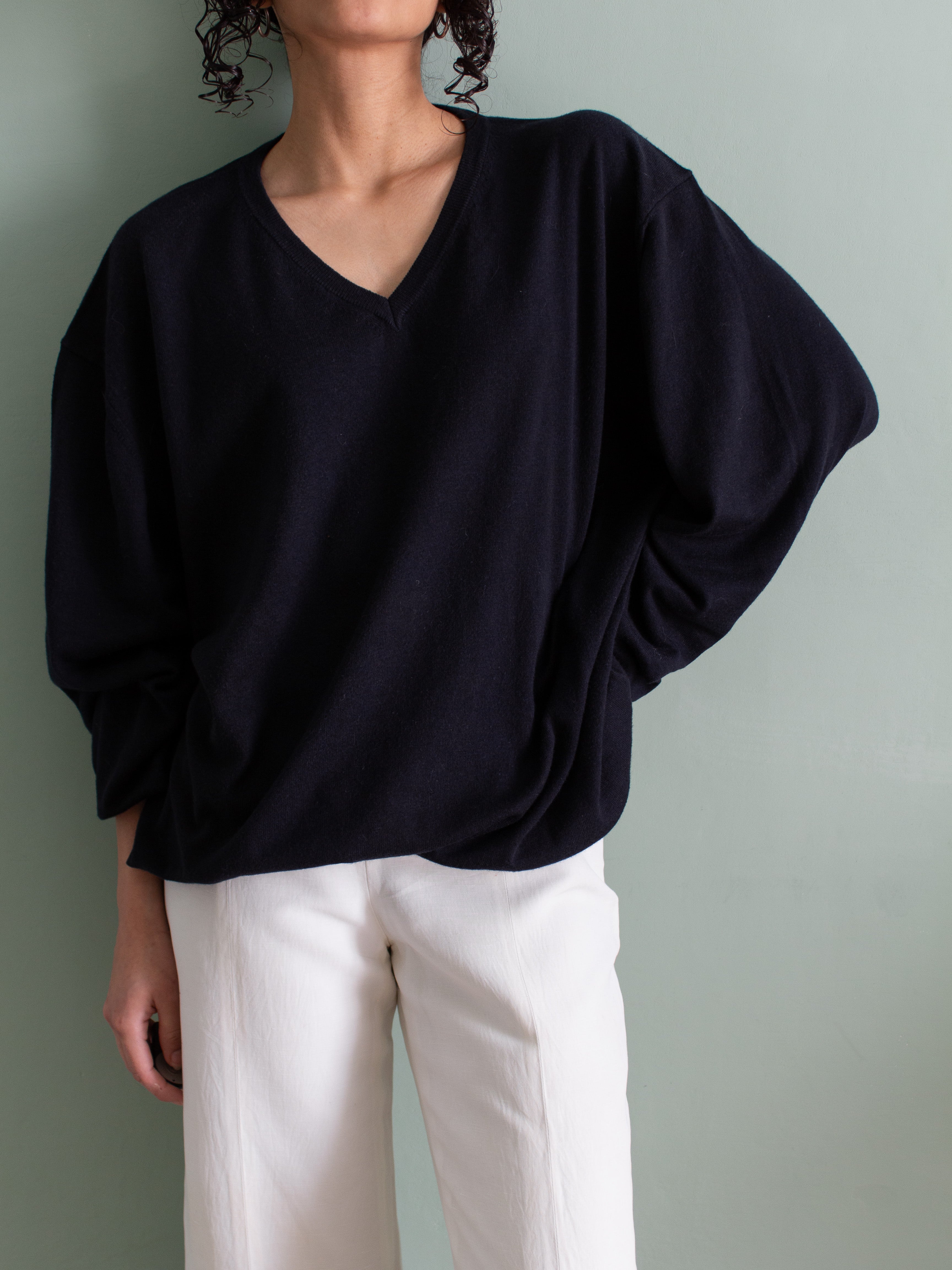 Maglia blu notte con scollatura a V