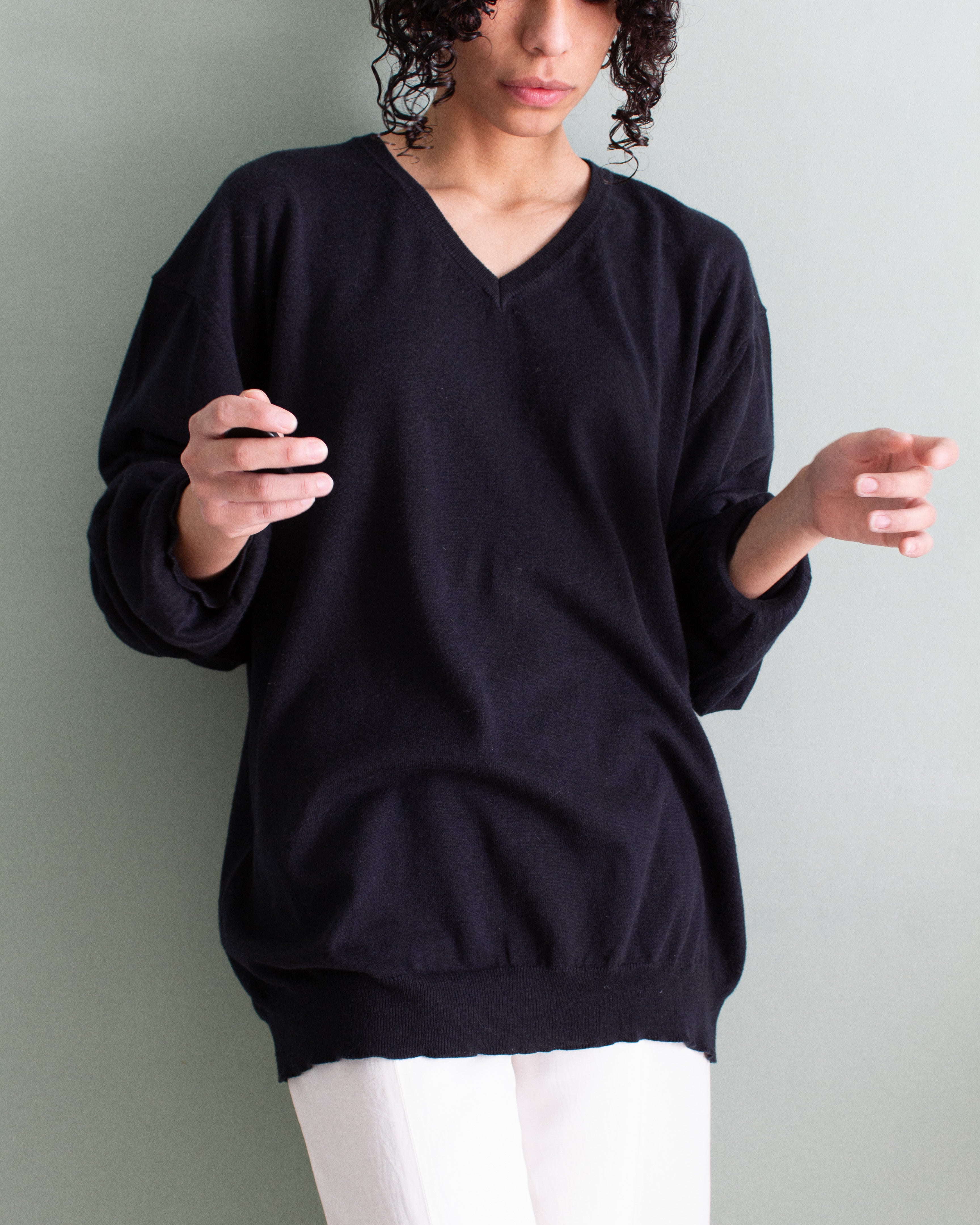 Maglia blu notte con scollatura a V