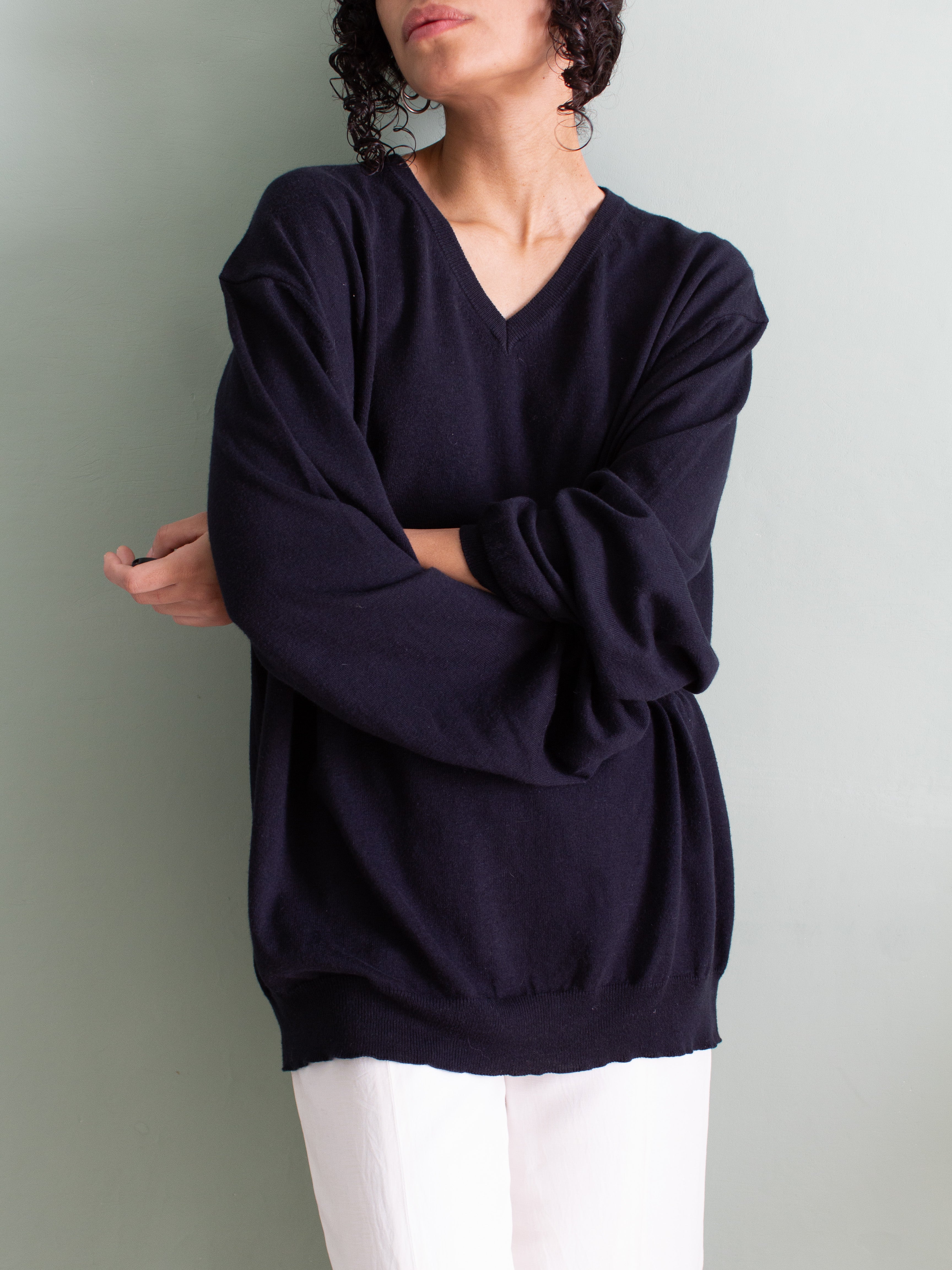 Maglia blu notte con scollatura a V