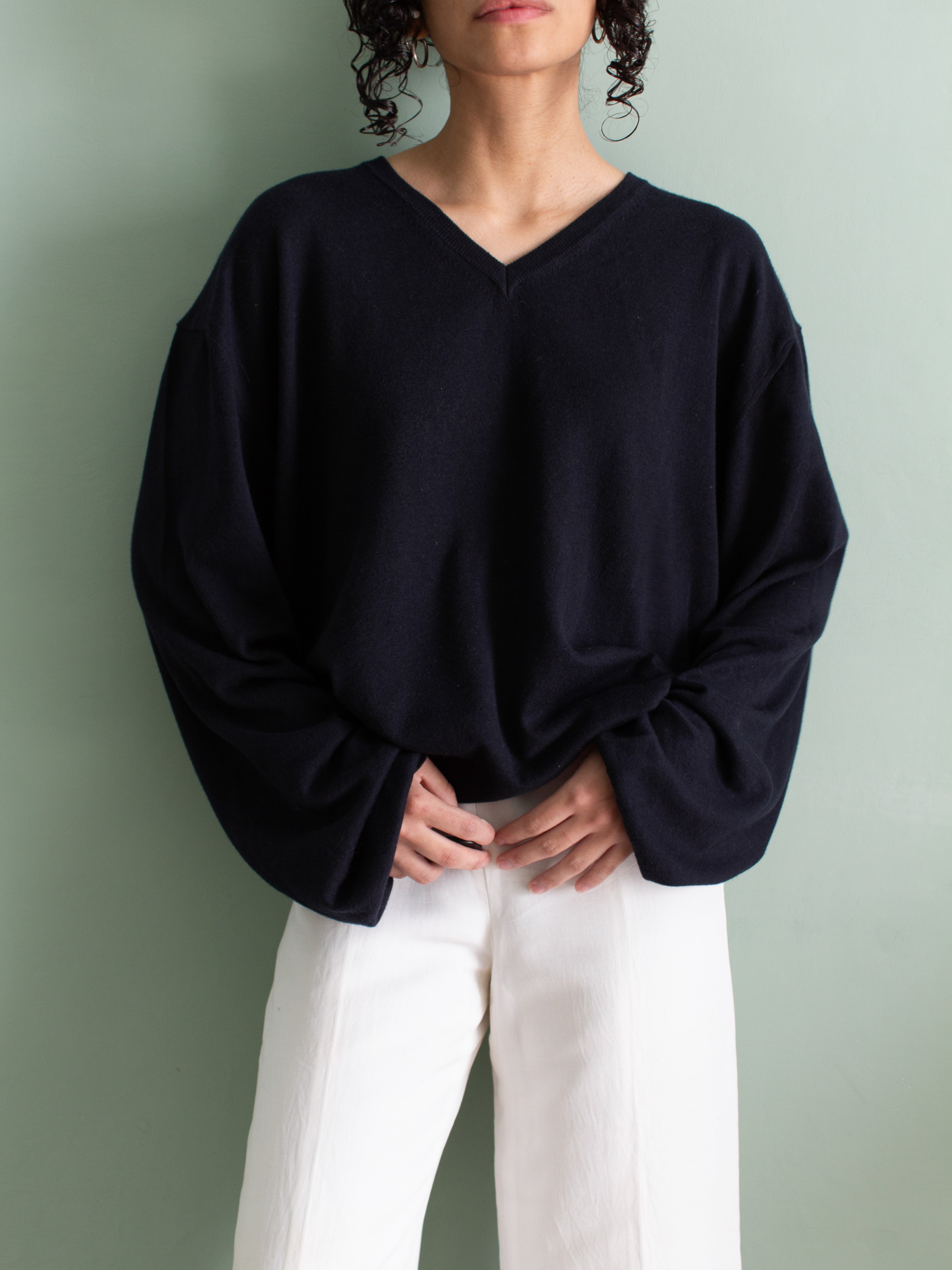 Maglia blu notte con scollatura a V