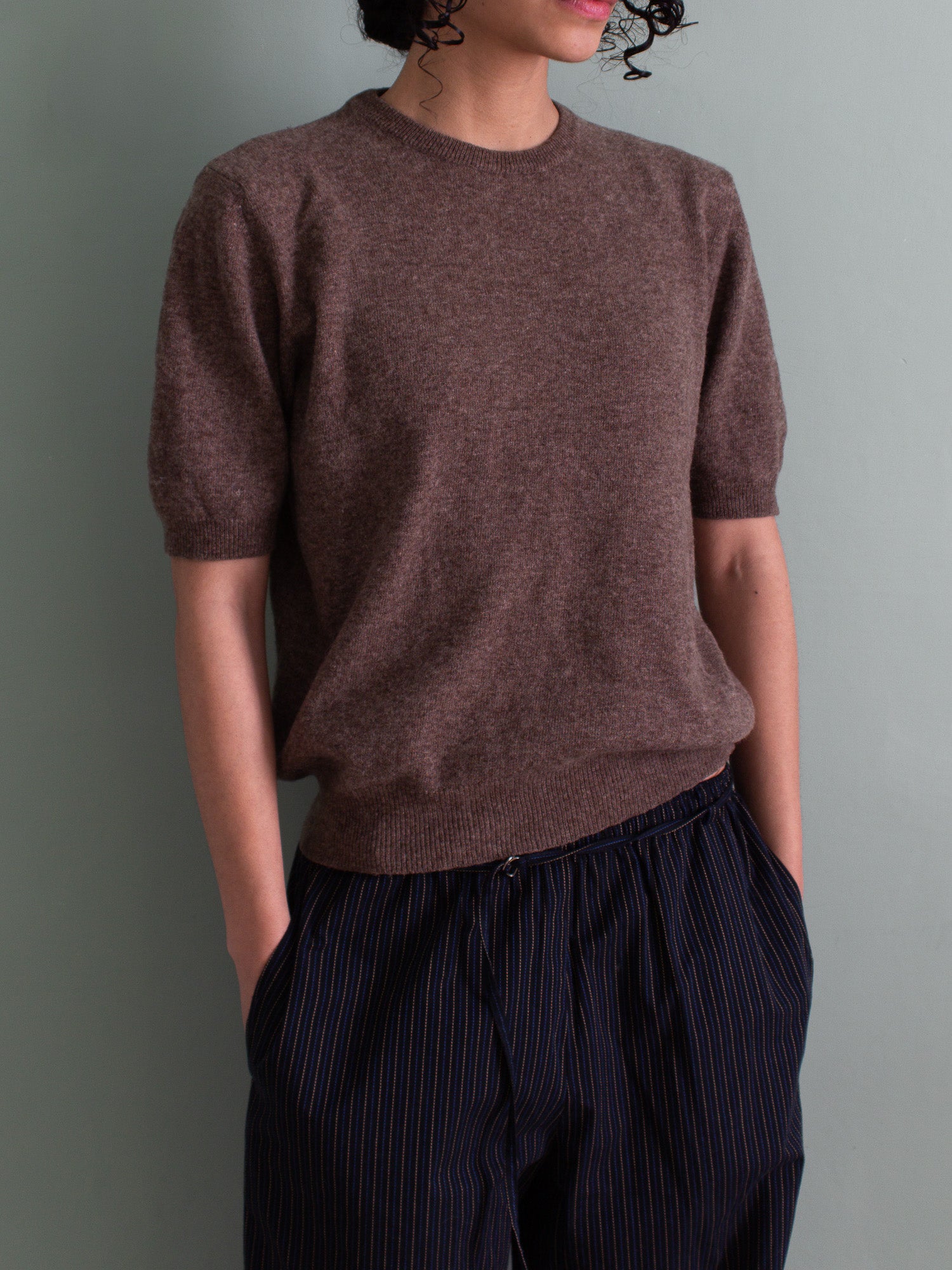 Top color cioccolato in lana