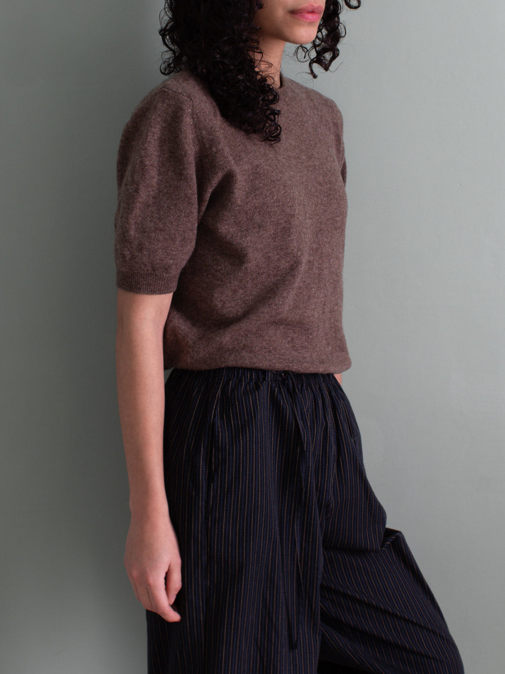 Top color cioccolato in lana