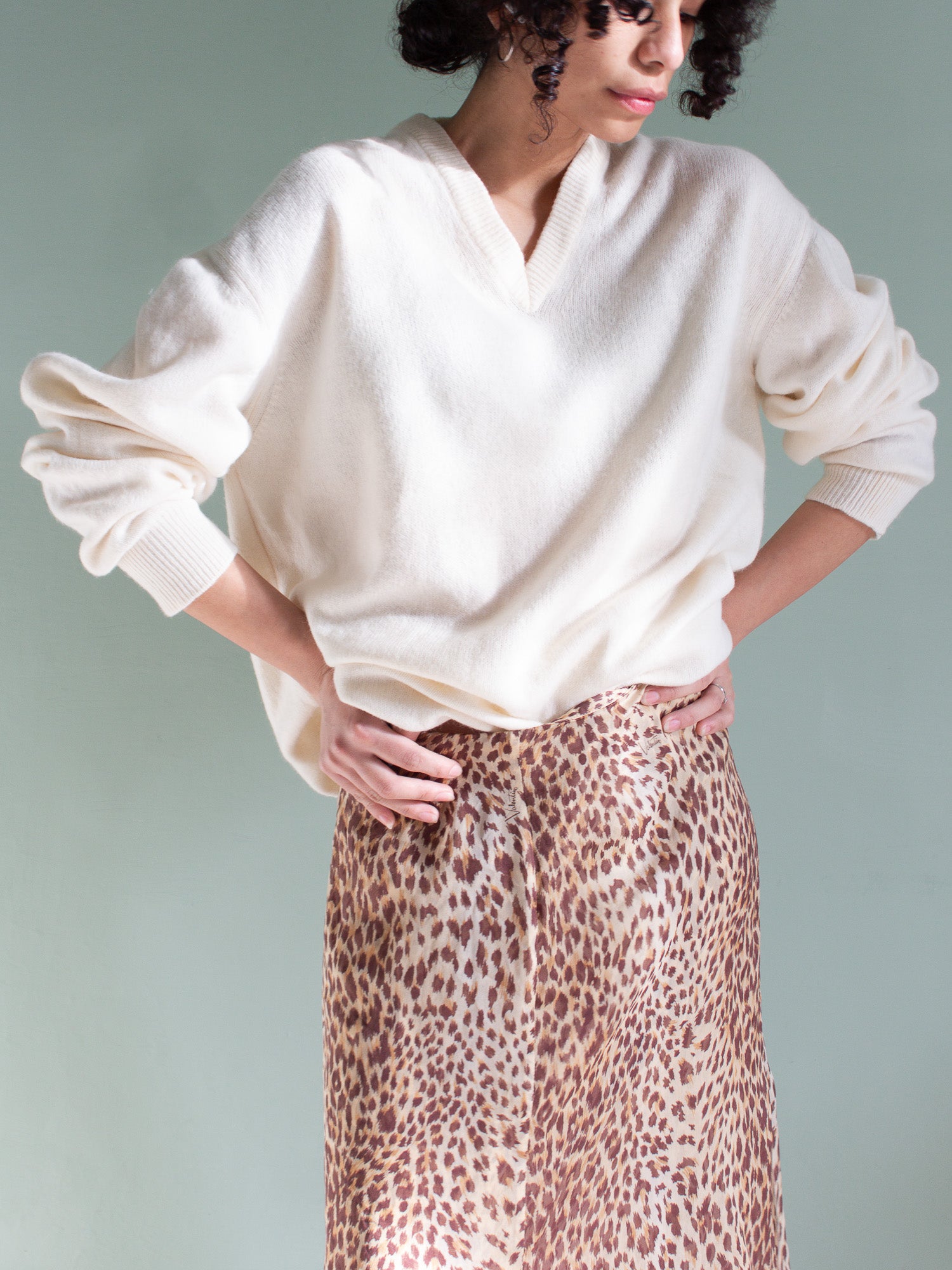 Maglione color avorio con scollatura