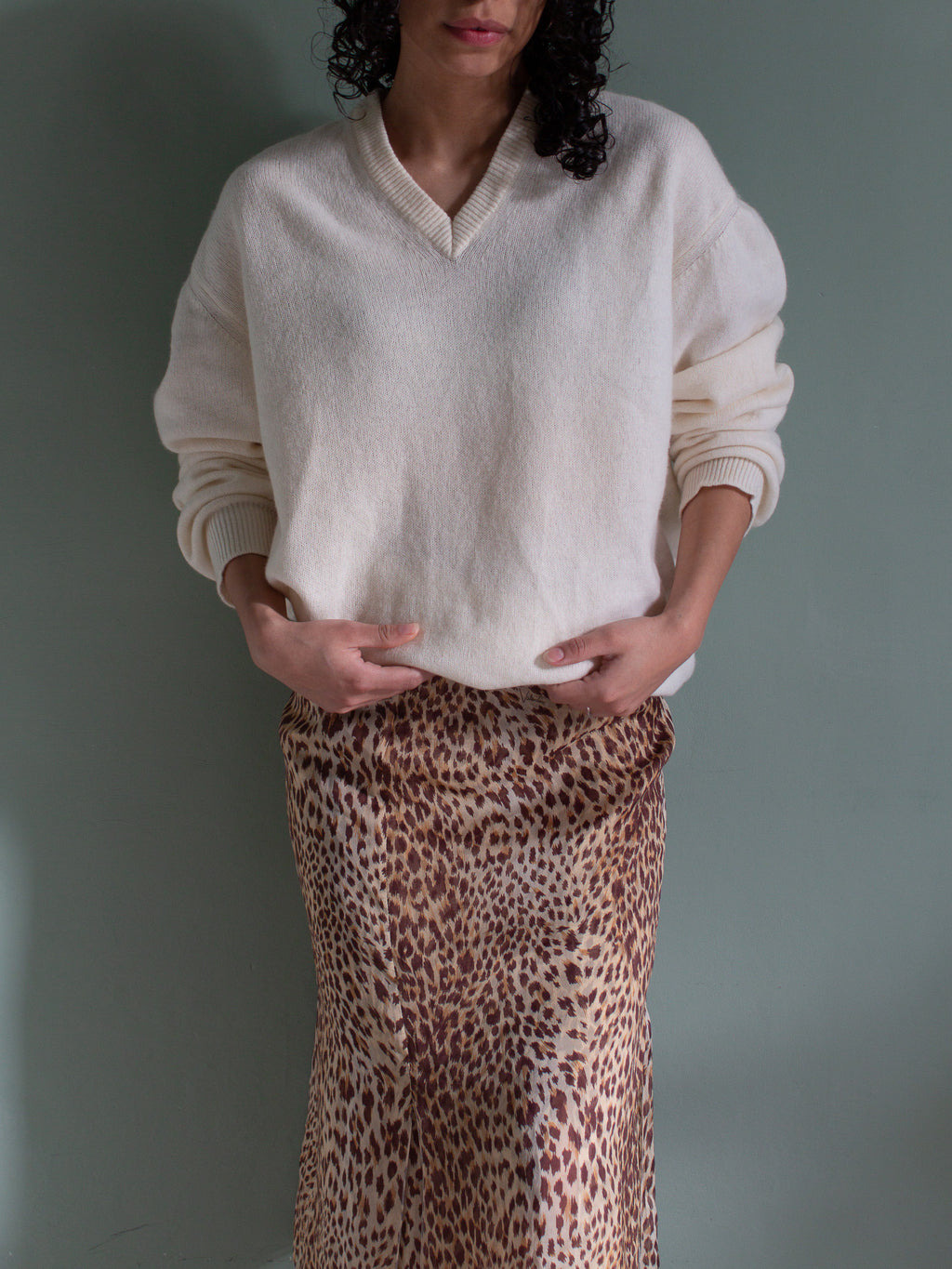 Maglione color avorio con scollatura