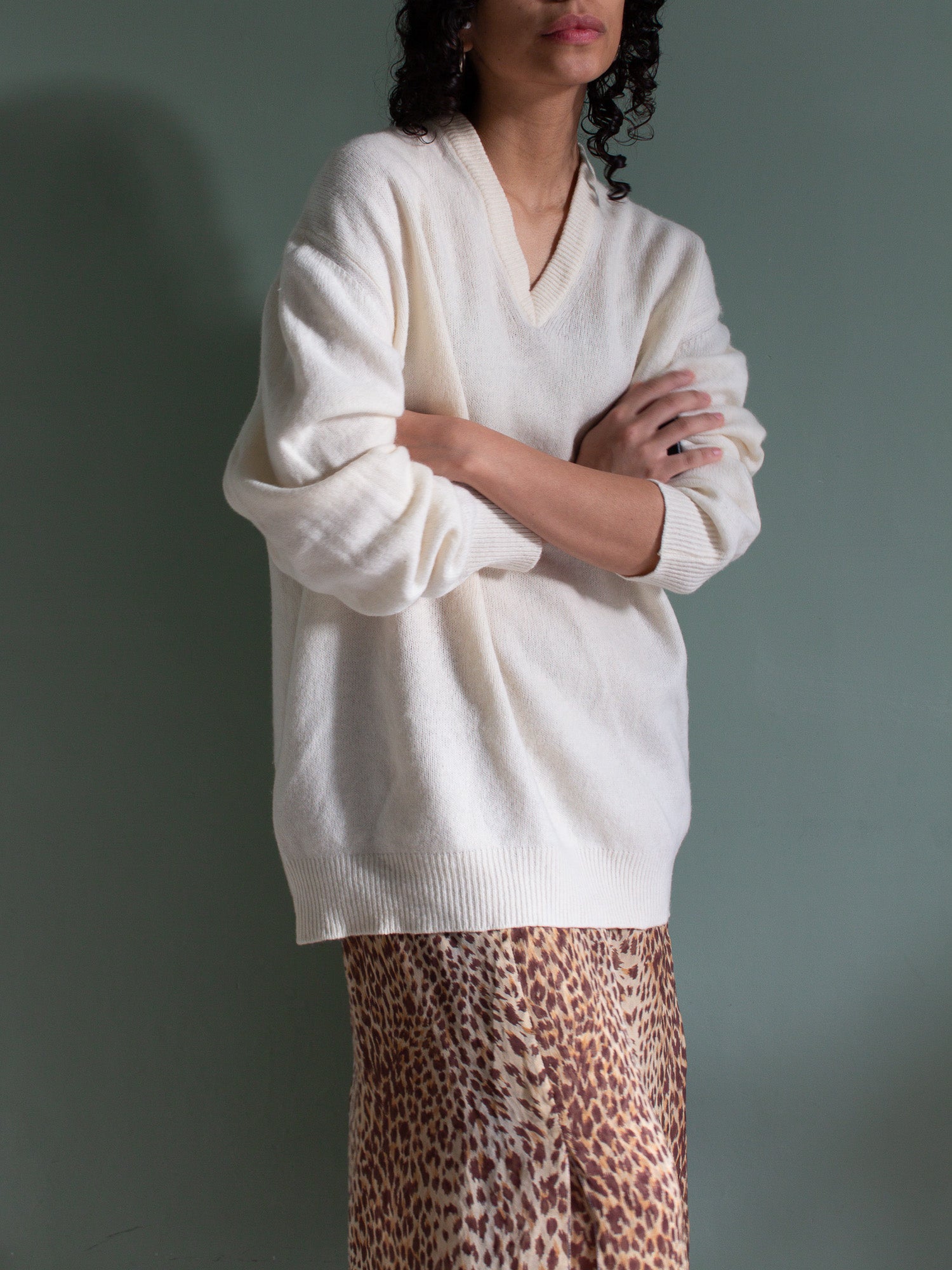 Maglione color avorio con scollatura