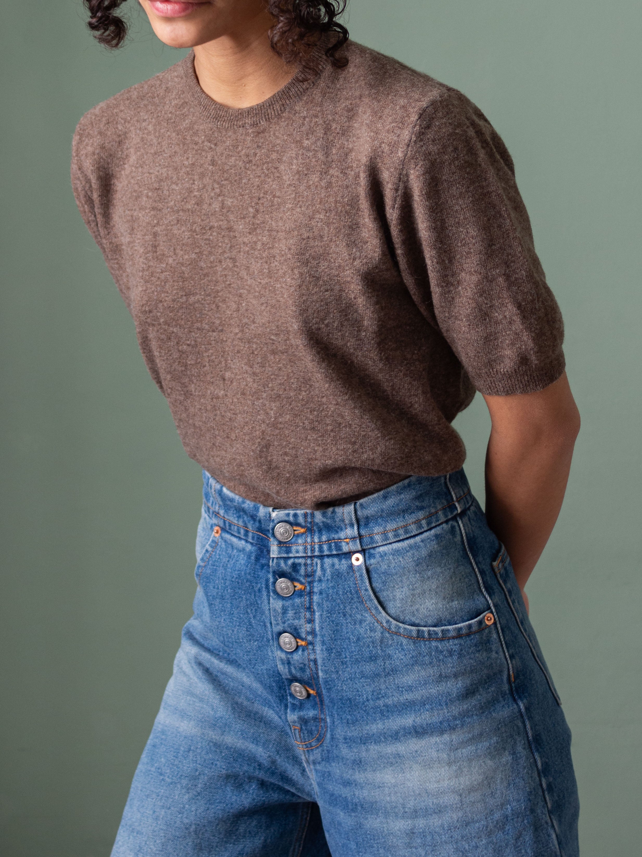 Top color cioccolato in lana